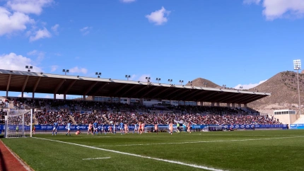 El estadio Artés Carrasco vivió una fiesta del futbol femenino con más de 3.600 personas en las gradas