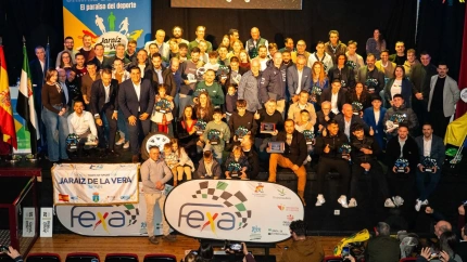 Foto de familia de la gala de la Federación Extremeña de Automovilismo