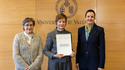 Consejera de Nealis, Elena Llopis, rectora de la UV, María Vicenta Mestre y la vicerrectora, Rosa María Donat