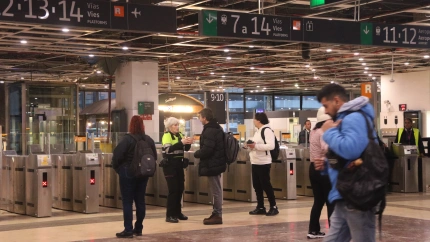 Imagen de la estación de Sants esta mañana con la suspensión del servicio de Rodalies
