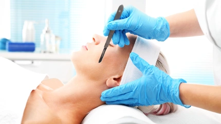 Imagen de recurso de una mujer en una clínica de cirugía estética