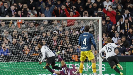 Gol de Ramazani en el Valencia-Espanyol