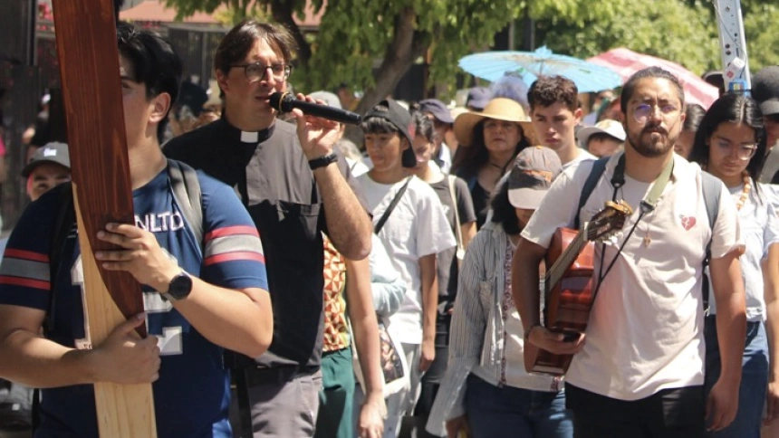 Santiago-del-Cile-Pellegrinaggio-Giubilare-Madre-Admirable-87-dimensioni-grandi