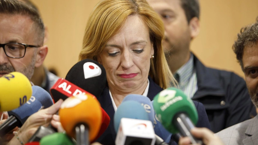 La exalcaldesa de Maracena, Berta Linares atiende a los medios de comunicación