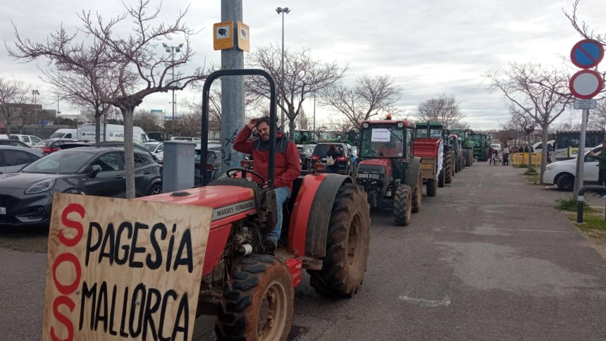 Tractorada en Palma contra la nueva PAC y el acuerdo UE-Mercosur