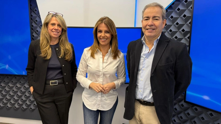 Marta Gutiérrez, CEO de DENTSU Creative (i); Pilar García Muñiz, presentadora de 'La Tarde' de COPE (c); y Jaime López-Francos, CEO de Dentsu Iberia