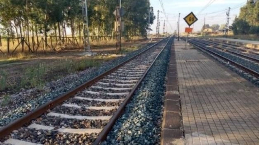 (Foto de ARCHIVO)Vía del tren a su paso por San Juan del Puerto (Huelva).REMITIDA / HANDOUT por MINISTERIO DE TRANSPORTES Y MOVILIDAD SOSTENIBLEFotografía remitida a medios de comunicación exclusivamente para ilustrar la noticia a la que hace referencia la imagen, y citando la procedencia de la imagen en la firma24/6/2025