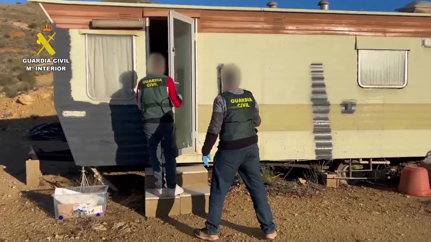 La Guardia Civil detiene al presunto responsable de una oleada de robos en varias viviendas en partidas rurales de L´Alacantí