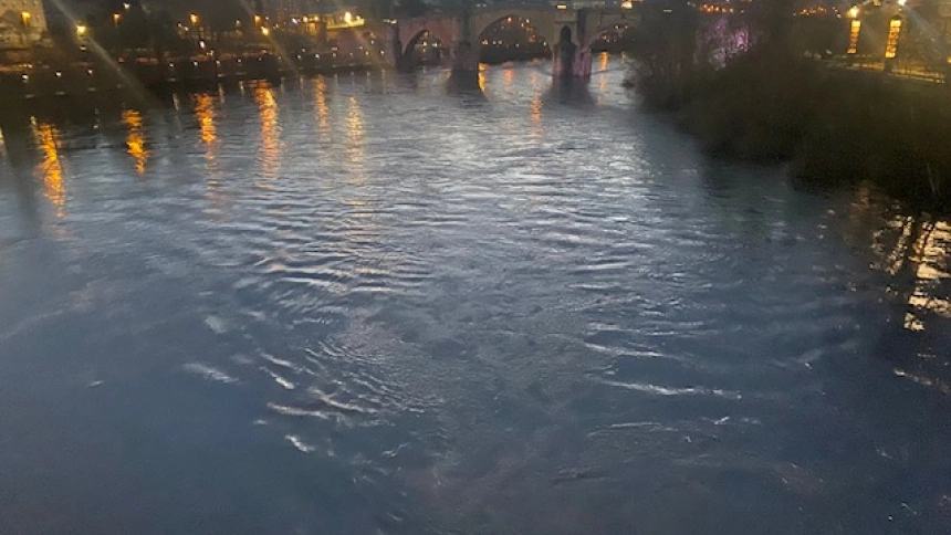 El río Miño a su paso por la ciudad de Ourense