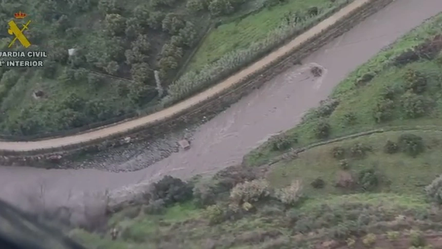 La Guardia Civil sobre la búsqueda de Carolina en Sayalonga: «Hay que ser realistas, las condiciones son muy adversas»