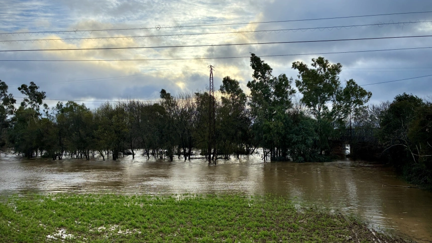 Marta provoca en Extremadura evacuaciones, carreteras cortadas y ríos desbordados Image