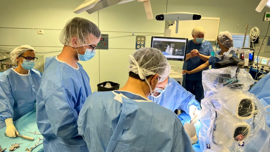 Robot quirúrgico de rodilla en e hospital de Ávila