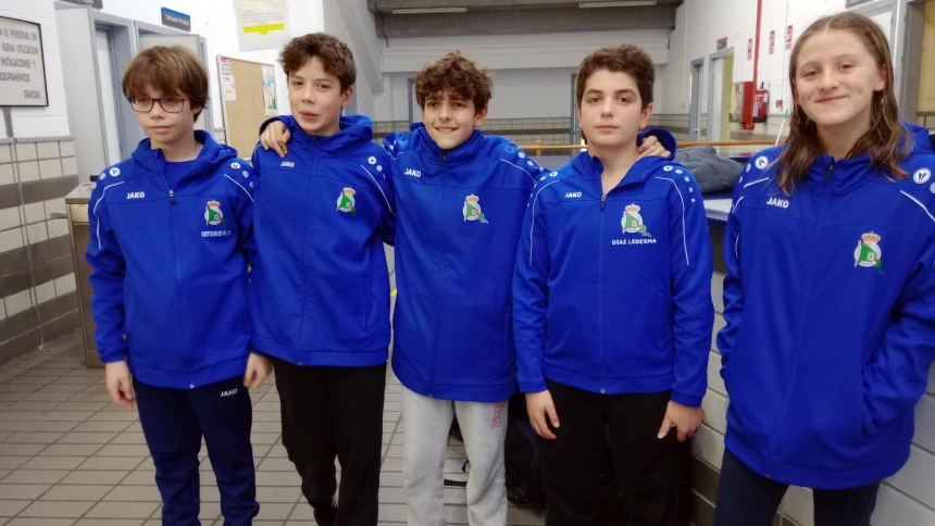 Deportistas del Real Club Náutico Motril desplazados hasta Cádiz