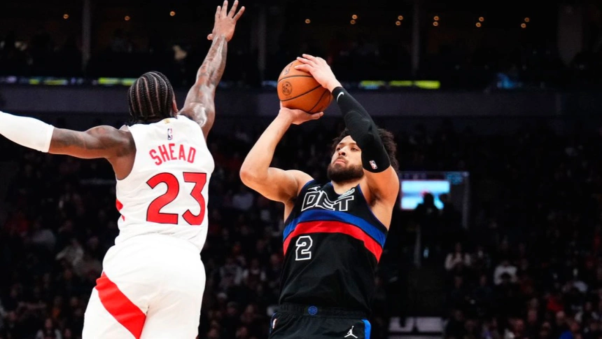 Cade Cunningham asumió responsabilidades en los Pistons tras las bajas por la pelea ante los Hornets.