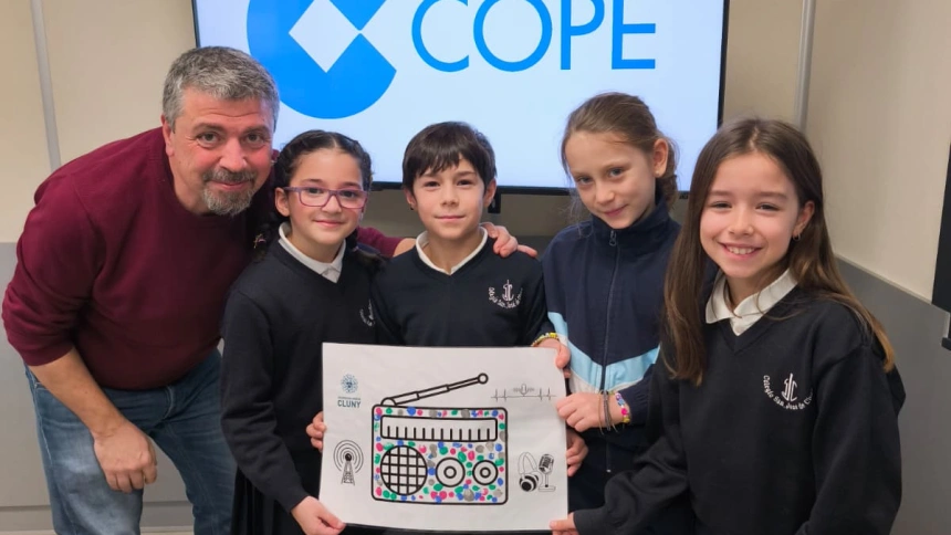 Alumnos del Colegio Cluny visitan COPE Santiago