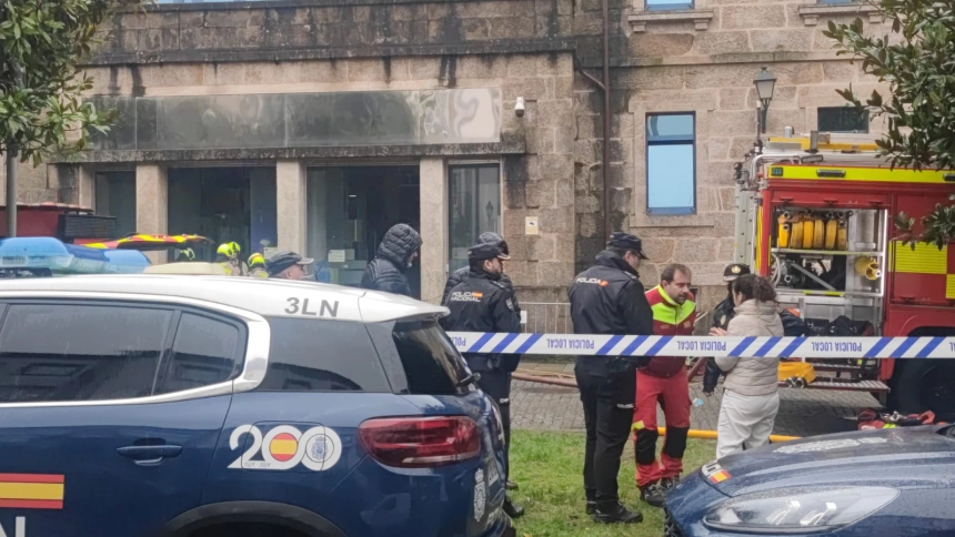 Entrada principal de la Comisaría de la Policía Nacional en Santiago