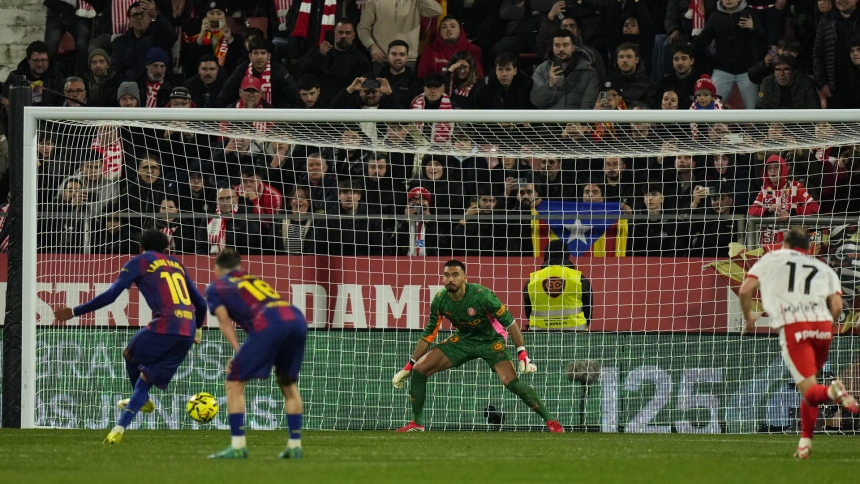 Lamine Yamal falla un penalti en el Girona - Barcelona