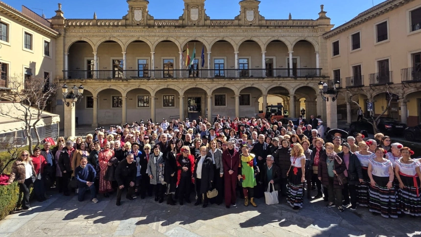 Alrededor de 225 usuarios de Centros de Participación Activa participan en el certamen de Carnaval