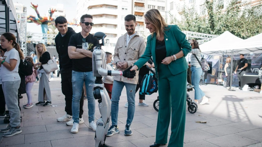 Begoña Carrasco, alcaldesa de Castellón, junto al dimitido concejal, Cristian Ramírez