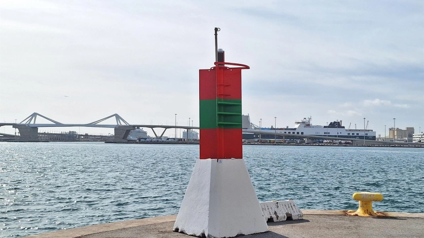 Baliza del puerto de Barcelona