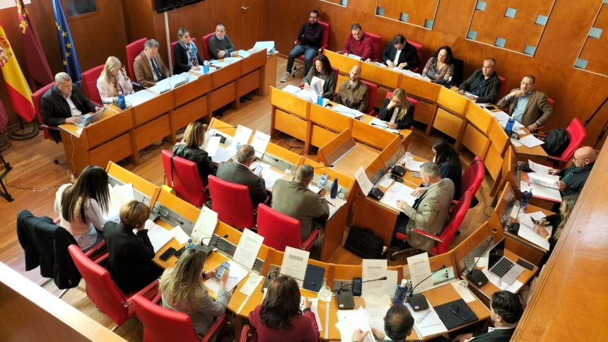 Vista del salón de plenos de Lorca desde el palco de ciudadanos