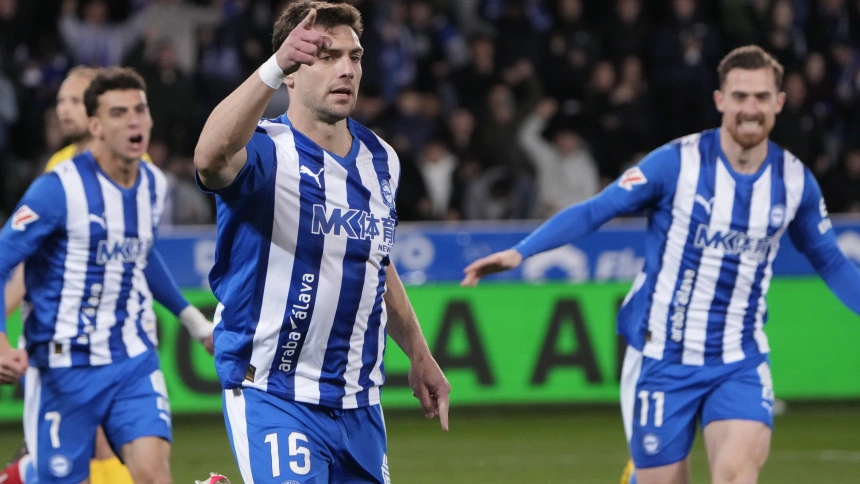 Lucas Boyé celebra su segundo gol en el Alavés - Girona
