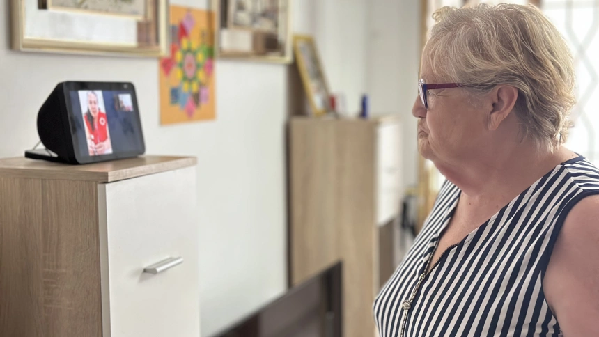 Juani, usuaria de voces en red