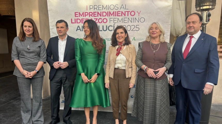 Foto de familia con las premiadas