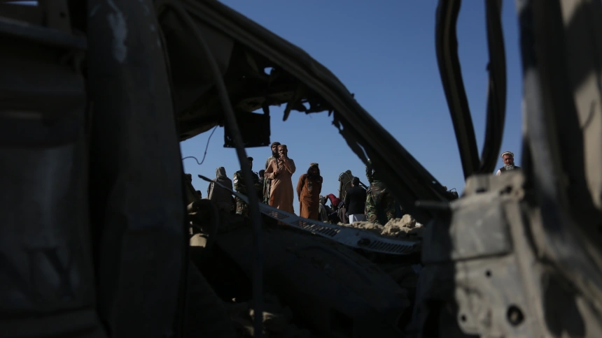 Pakistán le declara la guerra a Afganistán: el ejército bombardea Kabul