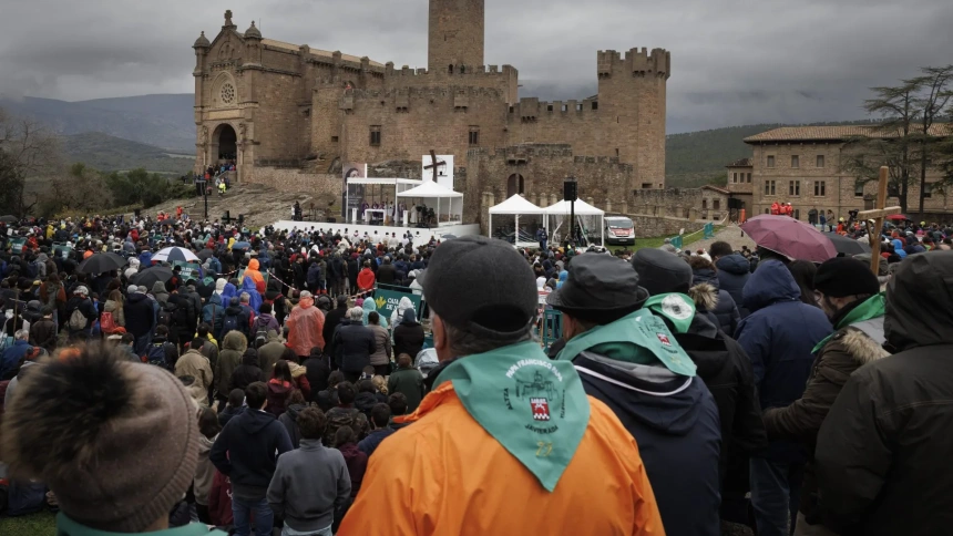 Vista de la explanada de Javier durante la misa.