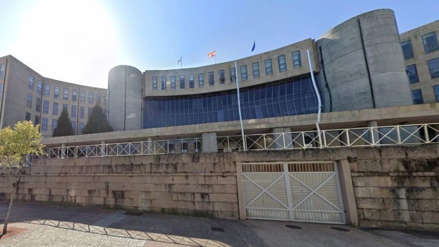 Fachada del edificio principal de los juzgados de Santiago