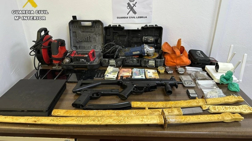 La Guardia Civil desarticula un punto de venta de droga en Lebrija