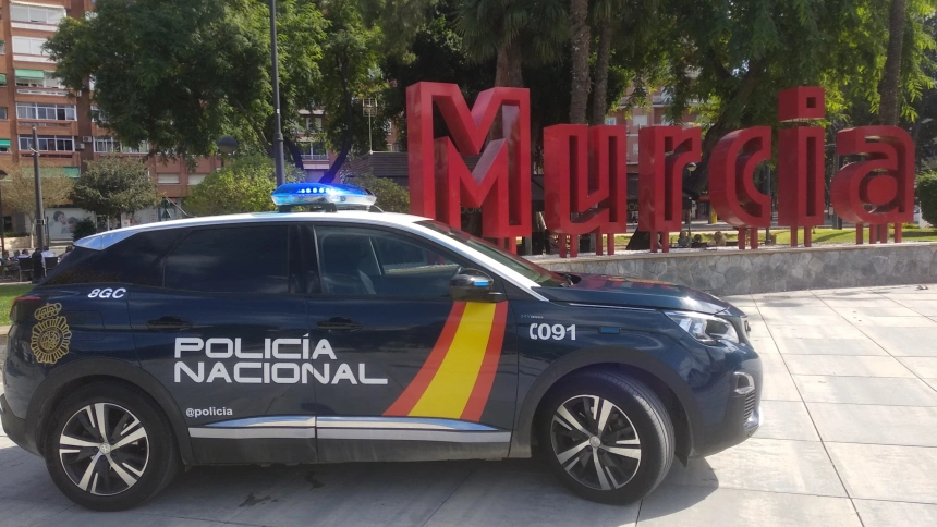 Vehículo de la Policía Nacional en Murcia