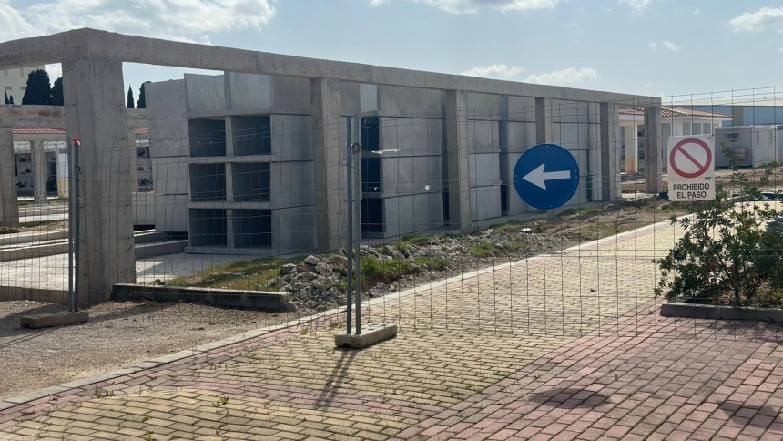 Obras de nichos en el cementerio municipal