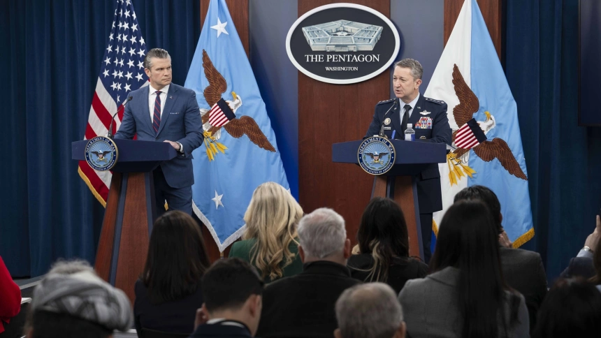 El secretario de Guerra de Estados Unidos, Pete Hegseth, en rueda de prensa en el Pentágono