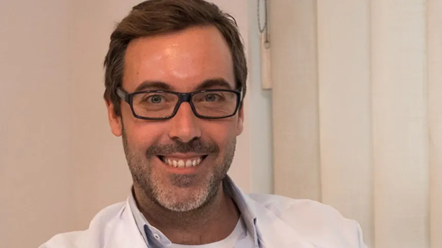 Saul Martínez Horta es director del departamento de Neuropsicología en CDINC y neuropsicólogo en la Unidad de Trastornos del Movimiento dirigida por el Dr. Jaime Kulisevsky en el Hospital de la Santa Creu i Sant Pau