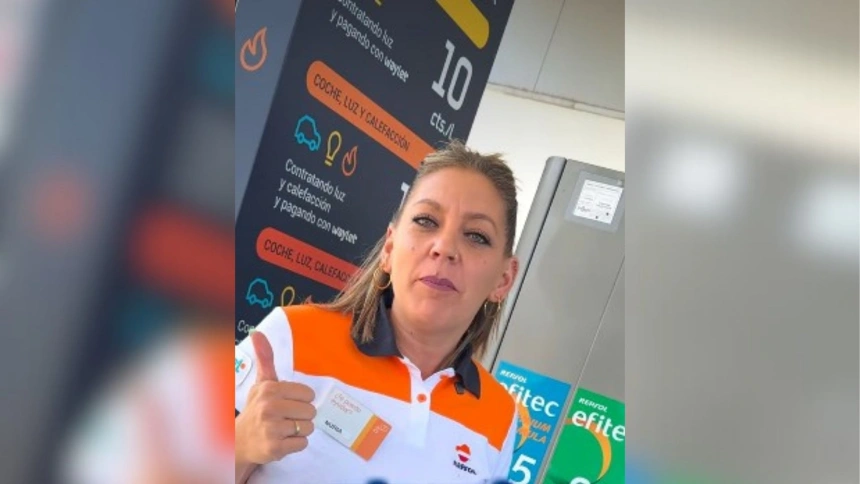 Nuria, gasolinera de @grupogarciacamacho