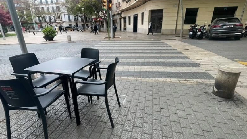 Paso de peatones en Plaza de las Columnas