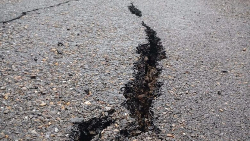 Los desperfectos tras las sucesivas borrascas son evidentes en las carreteras