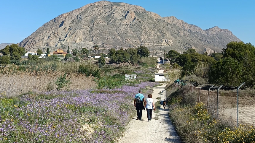 Ruta Vallonga. Senda sobre canal del Taibilla