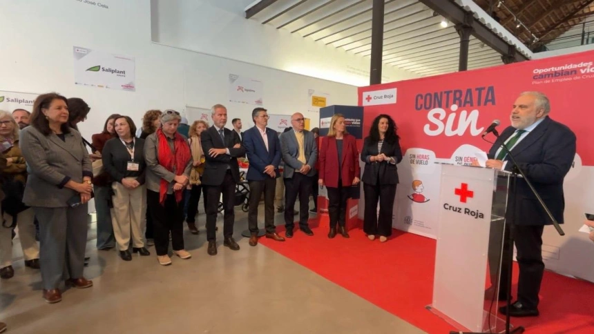 El empleo se abre paso en Motril: la feria de Cruz Roja reúne a más de 900 personas en busca de una oportunidad
