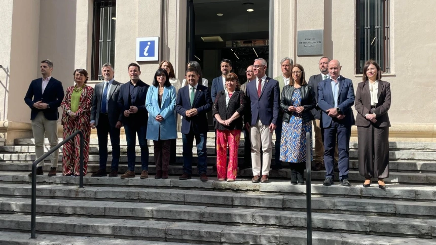 Izado de bandera con motivo del Día de la Provincia