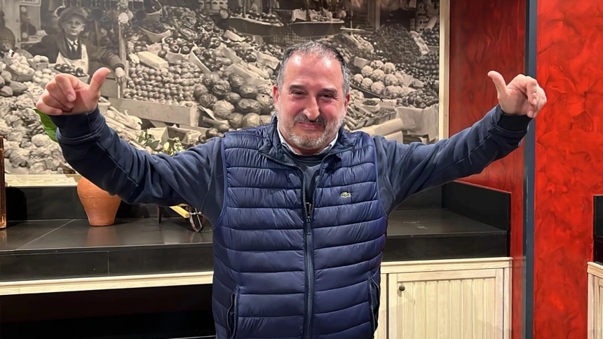 José Antonio Durnes, vendedor ONCE que ha repartido 21 millones del Extra del Día del Padre de la ONCE en Zuera