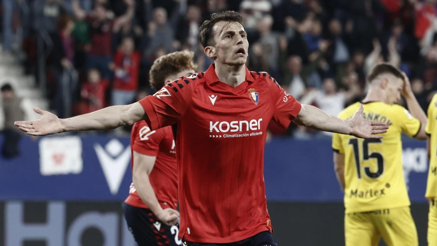 Budimir celebra el 1-0 de Osasuna contra el Girona