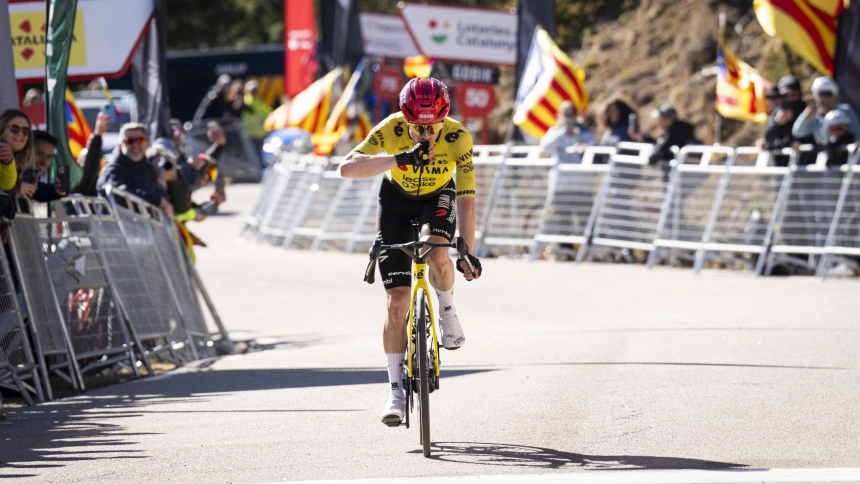 Jonas Vingegaard celebra una de sus victoria en la Volta a Catalunya