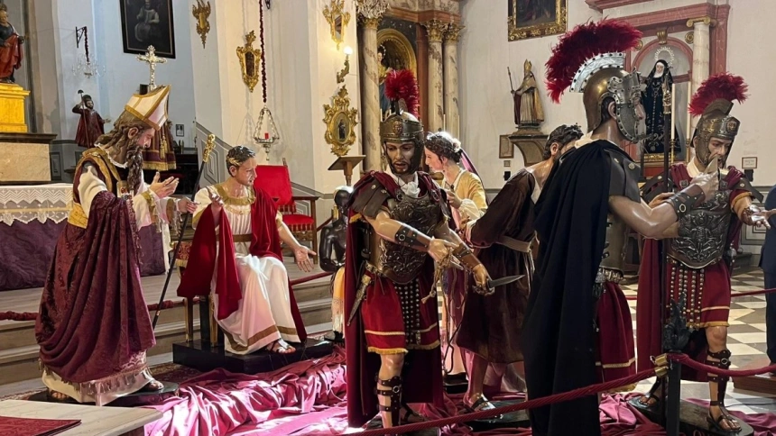 Nuevas imágenes del misterio de la Sentencia talladas por Israel Cornejo