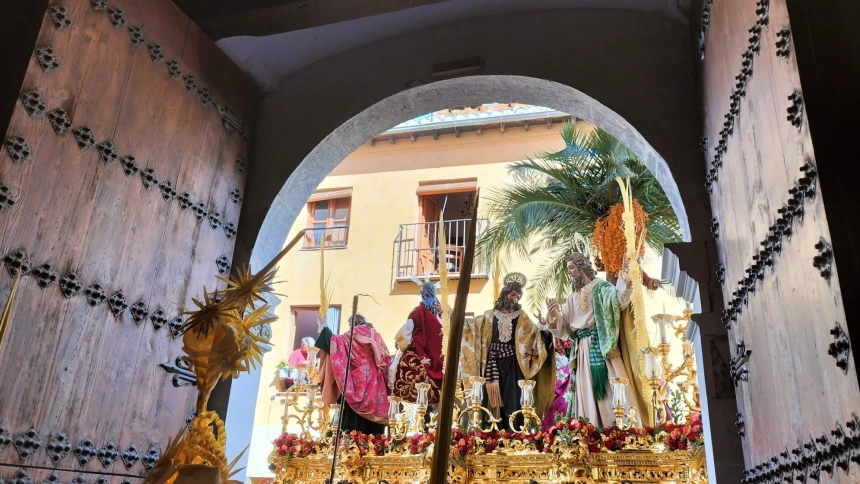 Salida de la Entrada de Jesús en Jerusalén desde la Parroquia de San Andrés