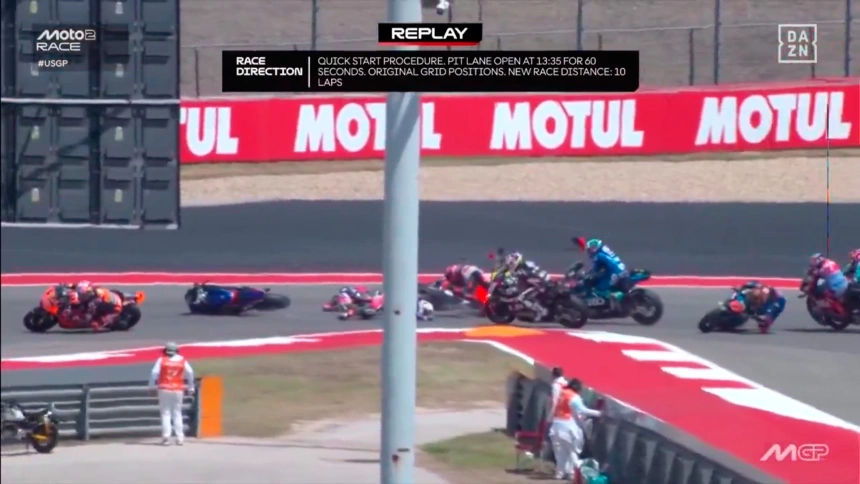 Imagen del momento del accidente de la carrera de Moto2 en Estados Unidos