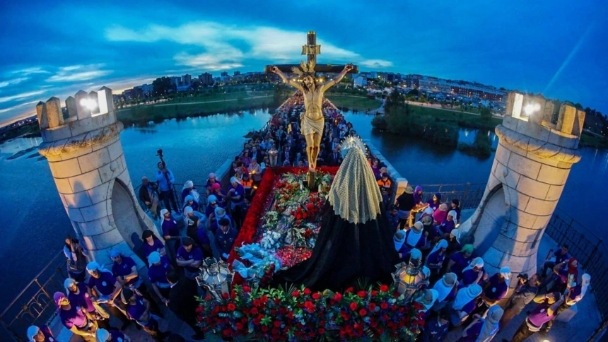 El Calvario de la Angustia atravesando el Puente de Palmas