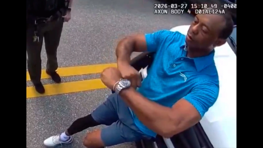 El golfista realiza pruebas para demostrar que estaba bien delante de la policía de Florida.